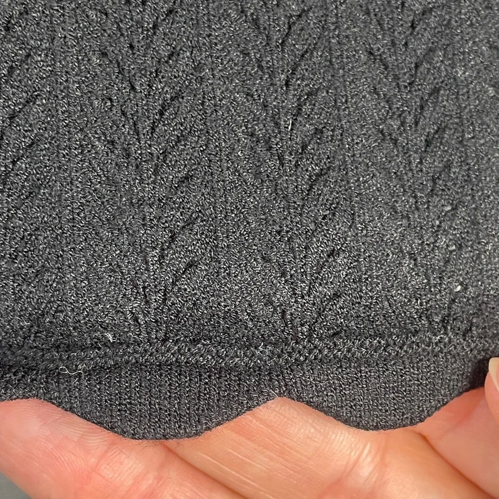 Aritzia Wilfred Parcel Sweater Small Black Coquette Scalloped Hem Dark‎ Romantic